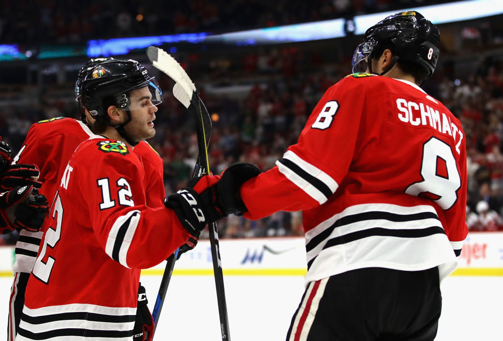 Alex DeBrincat ja Nick Schmaltz ovat kaksi Blackhawksin lupaavinta nuorta hy&ouml;kk&auml;&auml;j&auml;&auml;