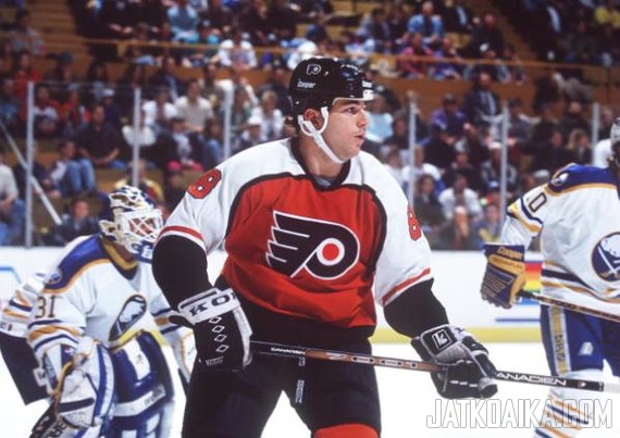 Recchi pelasi yhteensä 602 ottelua Flyers-väreissä.