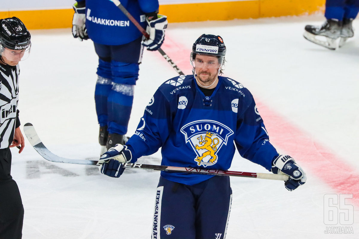 Sami Vatanen on Sveitsin pääsarjan lisäksi pelannut tällä kaudella Karjala-turnauksessa.