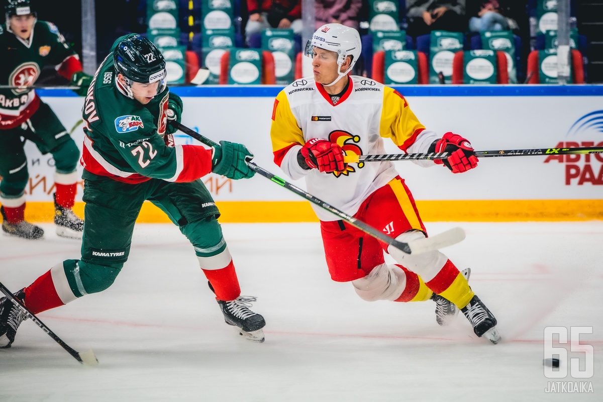 Jokerit jäi täysin Ak Barsin jalkoihin. 