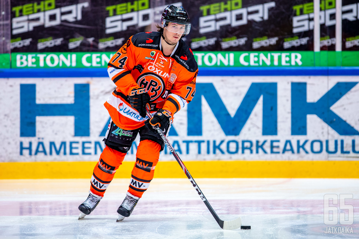 Petteri Nikkilä siirtyi kesken kauden Saksasta tuttuun HPK-paitaan. 