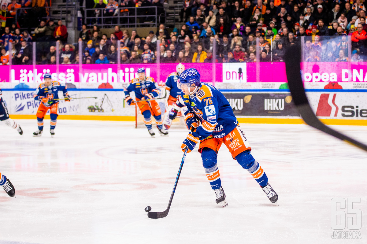 Anton Levtchi väläytti IFK:ta vastaan hienolla poikittaissyötöllään ylivoimalla.