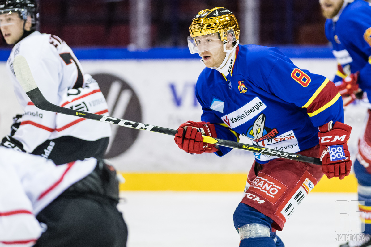 Kiekko-Vantaan Miro-Pekka Saarelaiselle viisi palkintoa Mestis-gaalassa.