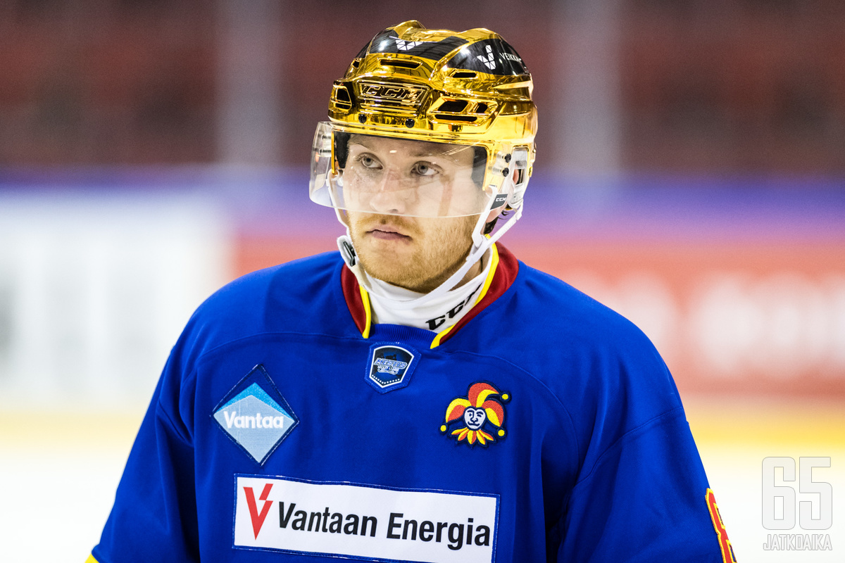 Miro-Pekka Saarelainen upotti Jokipojat tekemällä hattutempun.