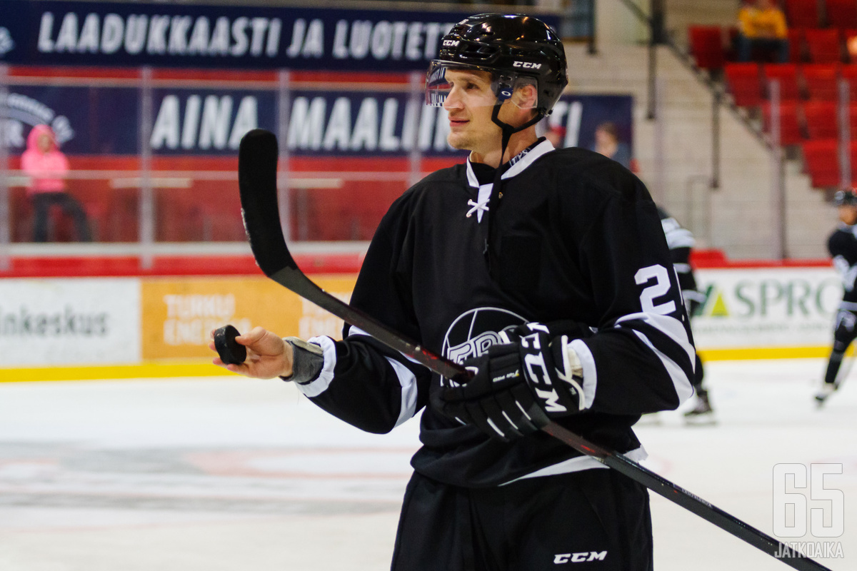 Lauri Korpikoski pelaa viimein kauden ensimmäisen liigaottelunsa.