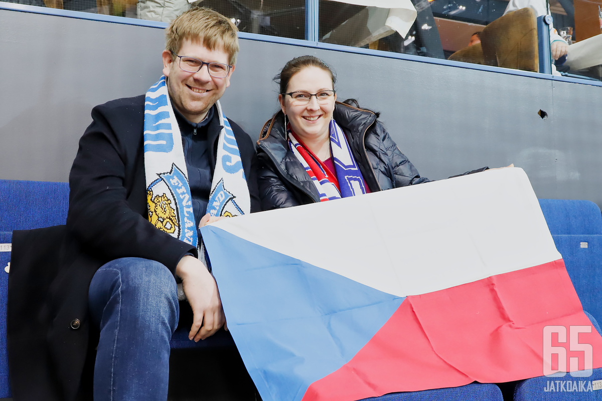 Milos Jerabek ja Jaroslava Jerabkova menevät aina katsomaan, kun Tšekki pelaa pääkaupunkiseudulla.