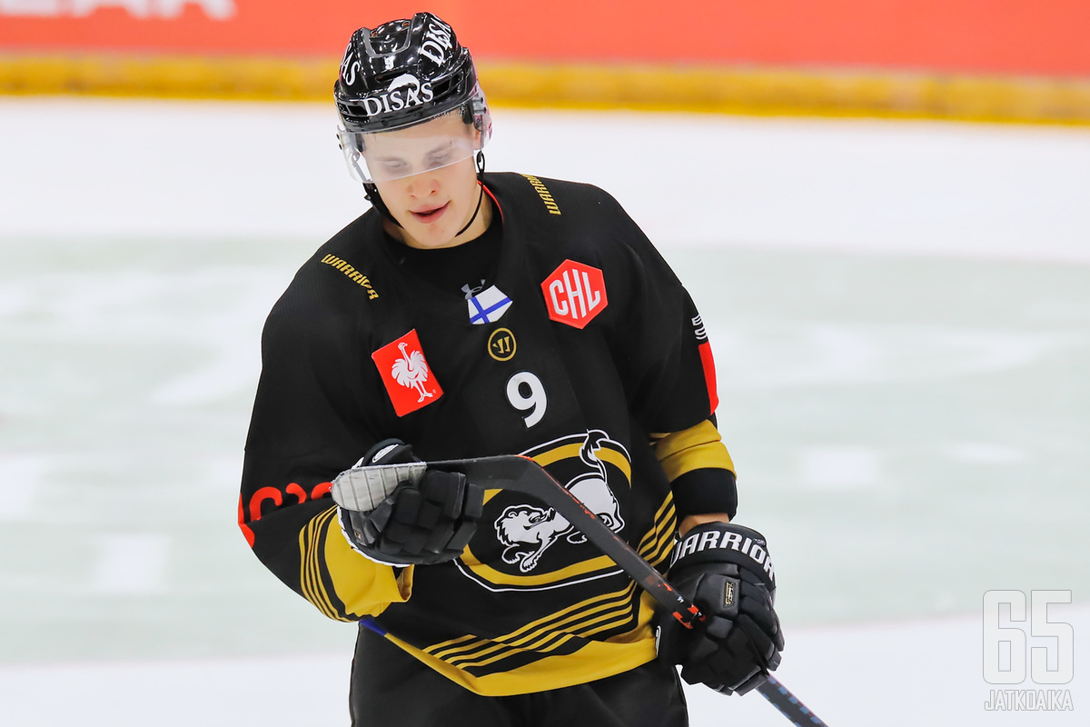 Jesse Puljujärvi laittoi NHL-uransa hetkeksi tauolle ja palasi Oulun Kärppiin.