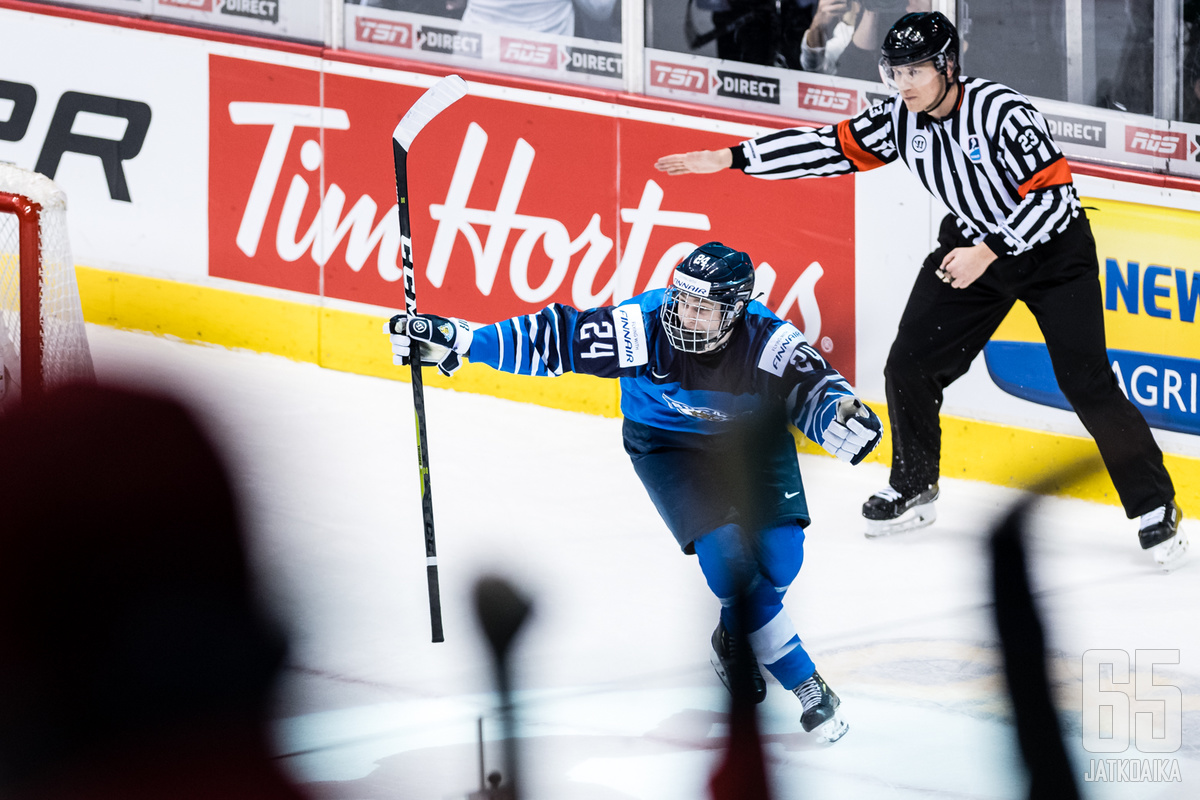 Kaapo Kakko saattaa päästä kohta miesten leijonapaitaan.