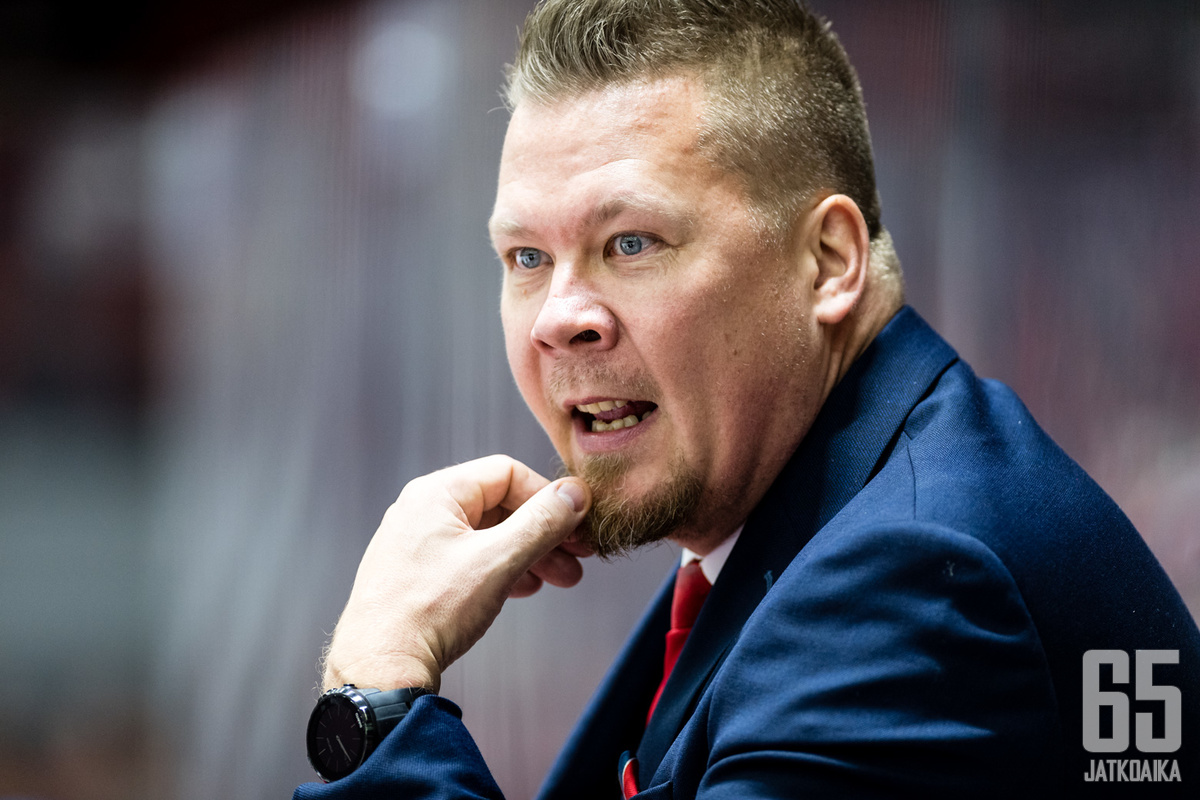 Jarno Pikkaraiselle jäi illan ottelusta paljon pohdittavaa ennen lauantai-illan kuudetta osaottelua.