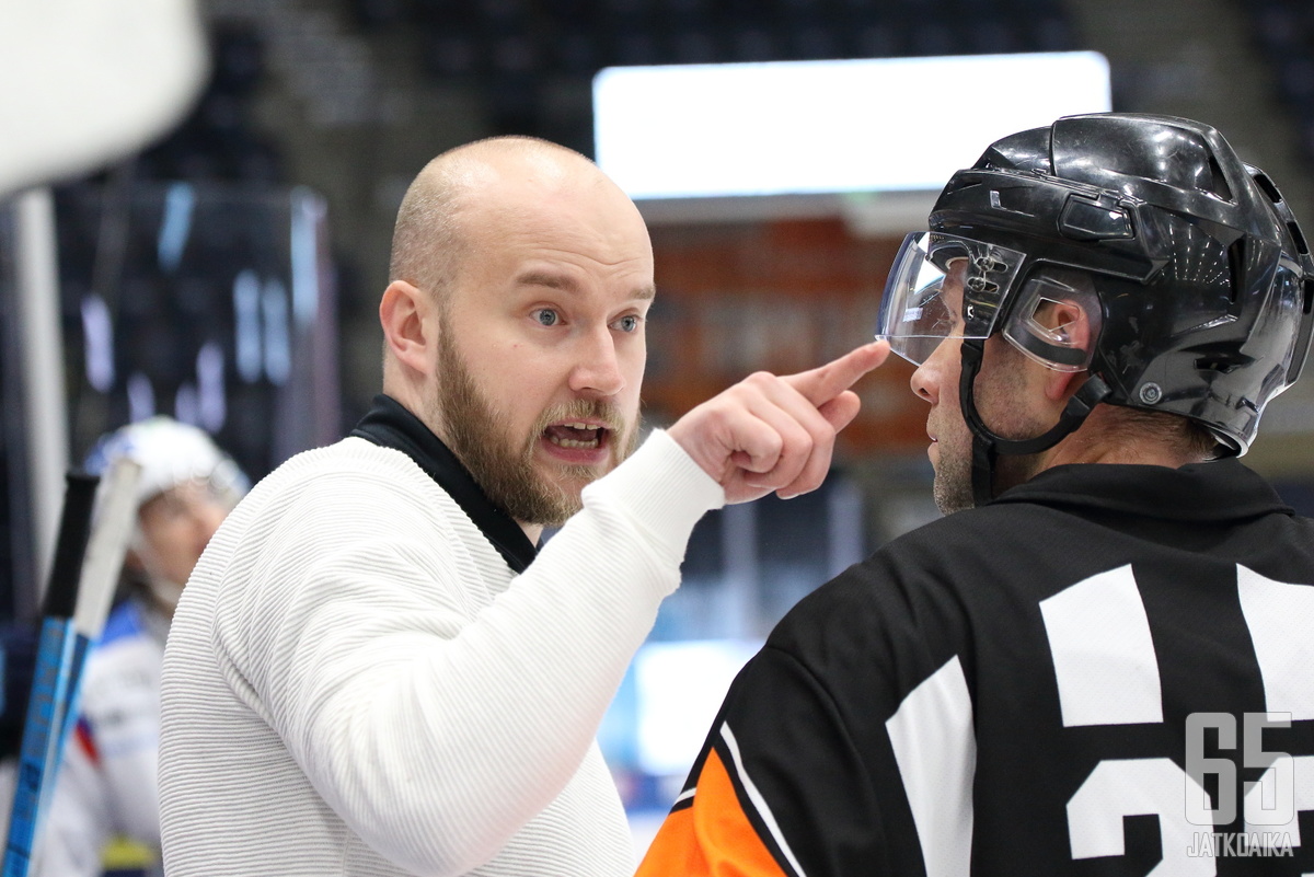 Niko Eronen on valmis ohjeistamaan tuomaritkin.