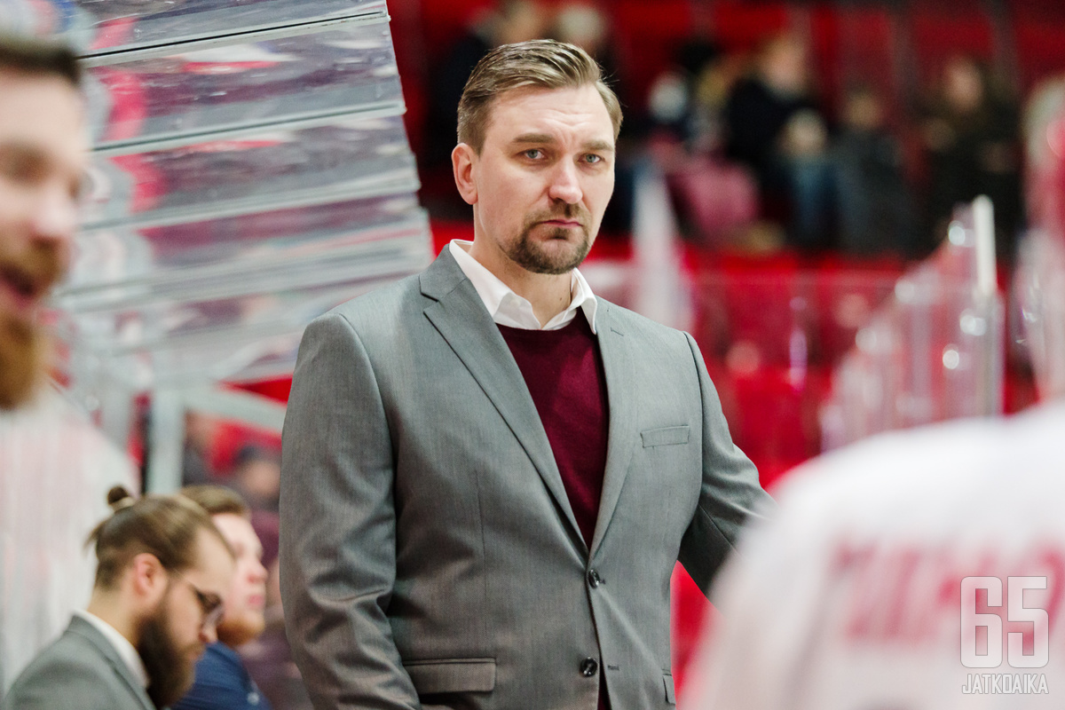 Ketterä on Tuunaselle uran kolmas päävalmentajapesti Mestiksessä.