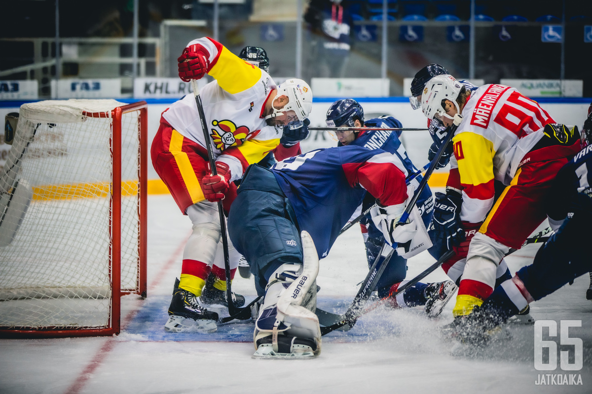 Jokerit pääsi useasti lähelle maalia, mutta onnistui vain kahdesti maalinteossa Torpedoa vastaan.