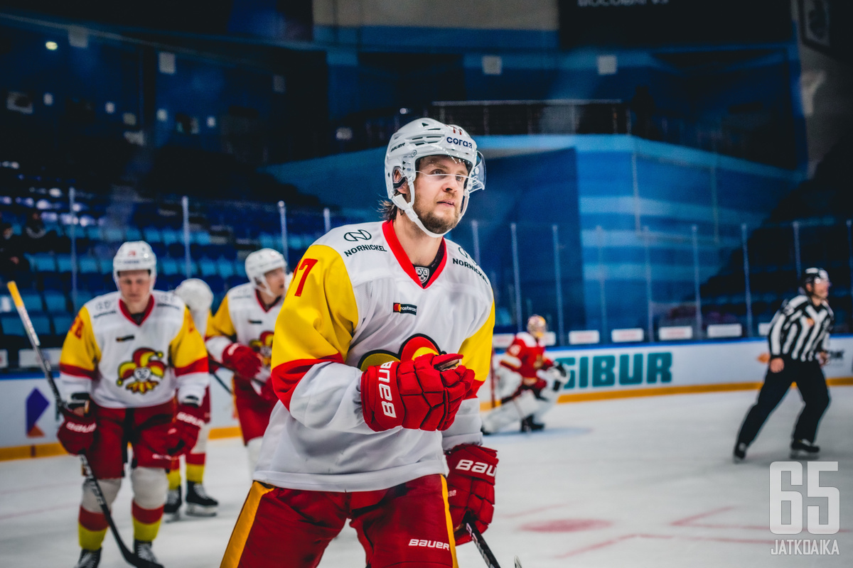 Teemu Turusen maali oli katkaista Kunlun Red Starin selkärangan, mutta toisin kävi. 