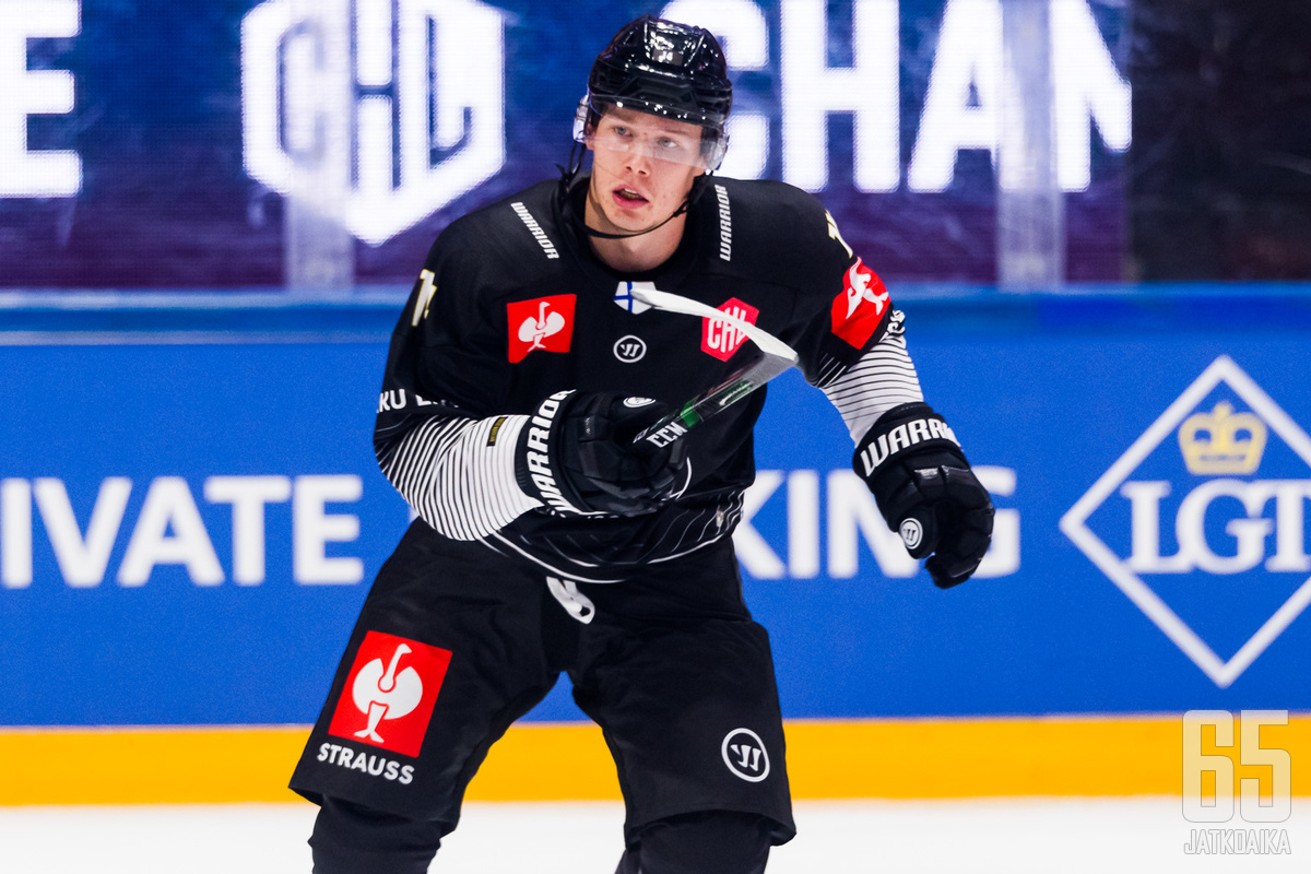 Mikael Hakkarainen ehti pelata TPS:ssä lyhyeksi jääneellä urallaan.