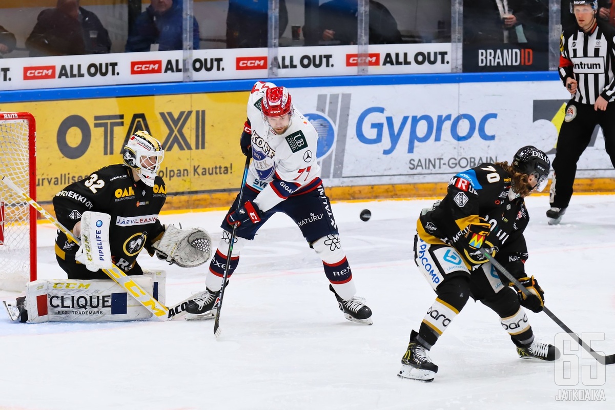 Kärppien ja HIFK:n taisto venyi voittomaalikilpailuun.