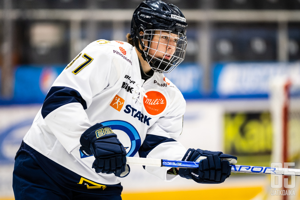 Lisette Täks on tuoreita Kiekko-Espoon pelaajia.