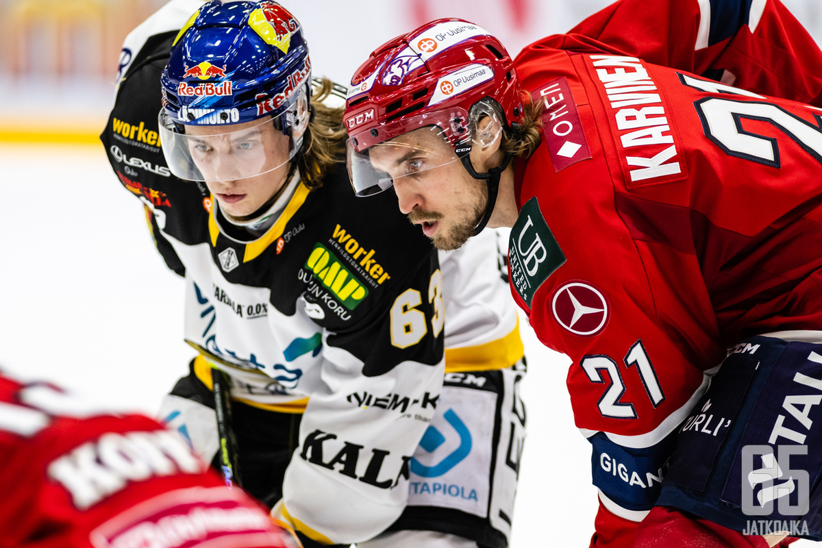 Otto Karvinen vaihtaa HIFK:n pelipaidan itselleen tuttuun kärppänuttuun.