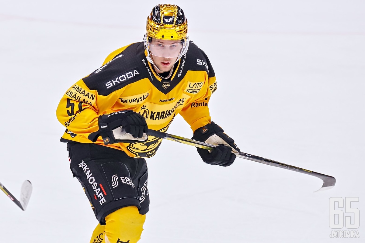 Antti Kalapudas pukee keltaisen pelipaidan myös ensi kaudella.