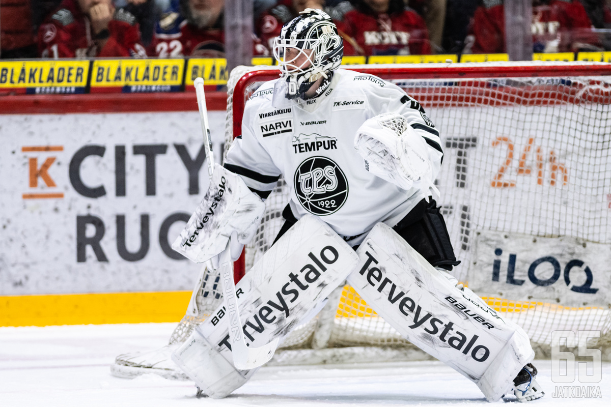 Lehtinen torjuu kiekkoja ensi kaudella SHL:ssä.