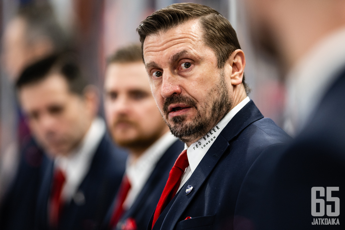 Ville Peltosella käynnistyy kolmas kausi HIFK:n pääkäskijänä.