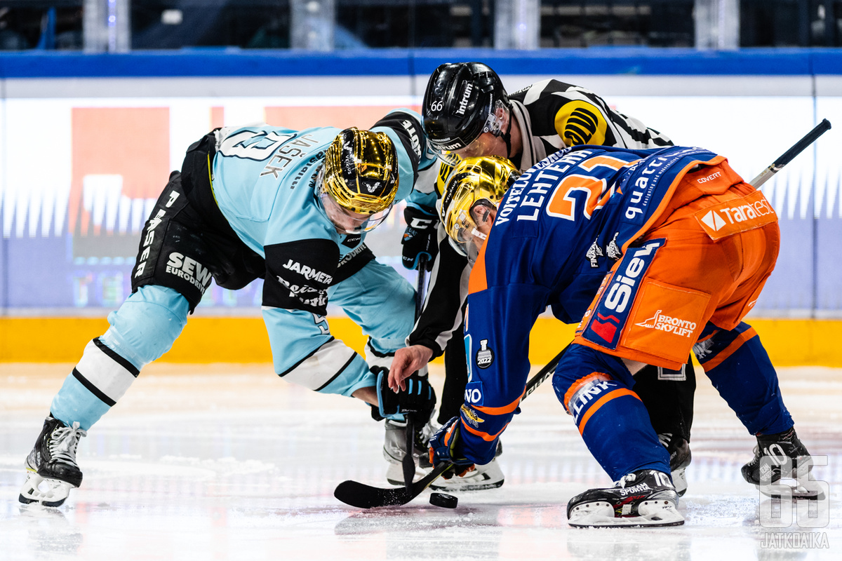 Tappara ja Pelicans taistelivat Suomen mestaruudesta myös viime vuonna.