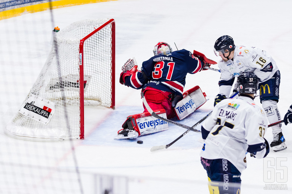 TUTO voitti Kiekko-Espoon kolme kertaa runkosarjan aikana ja viimeisin kohtaaminen joukkueiden välillä nähtiin alle kolme viikkoa sitten.