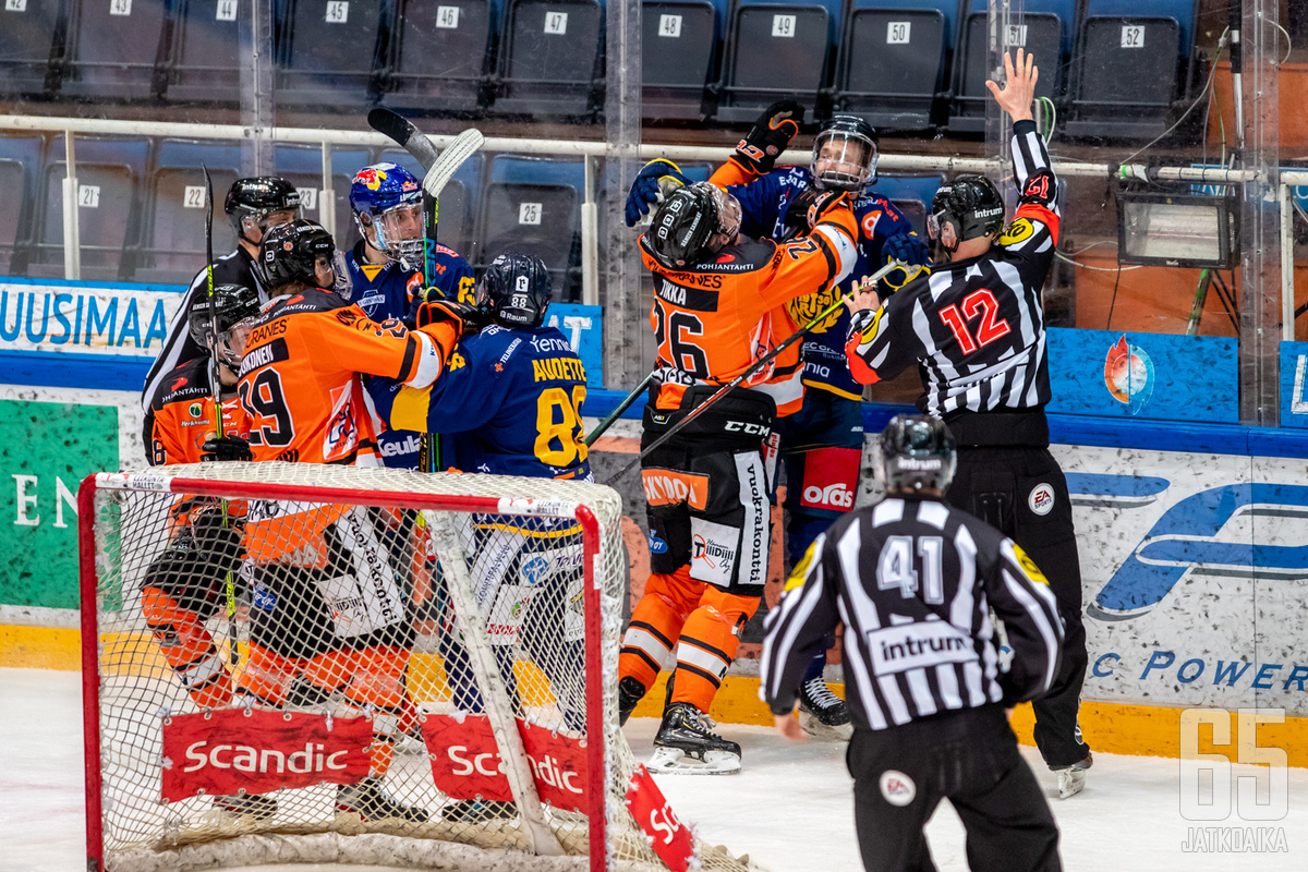 Viimeistään Lukon 4–0-johtomaali romutti kotijoukkueen pelihuumorin, minkä jälkeen Kerho sortui luvattoman lepsuun pelaamiseen.