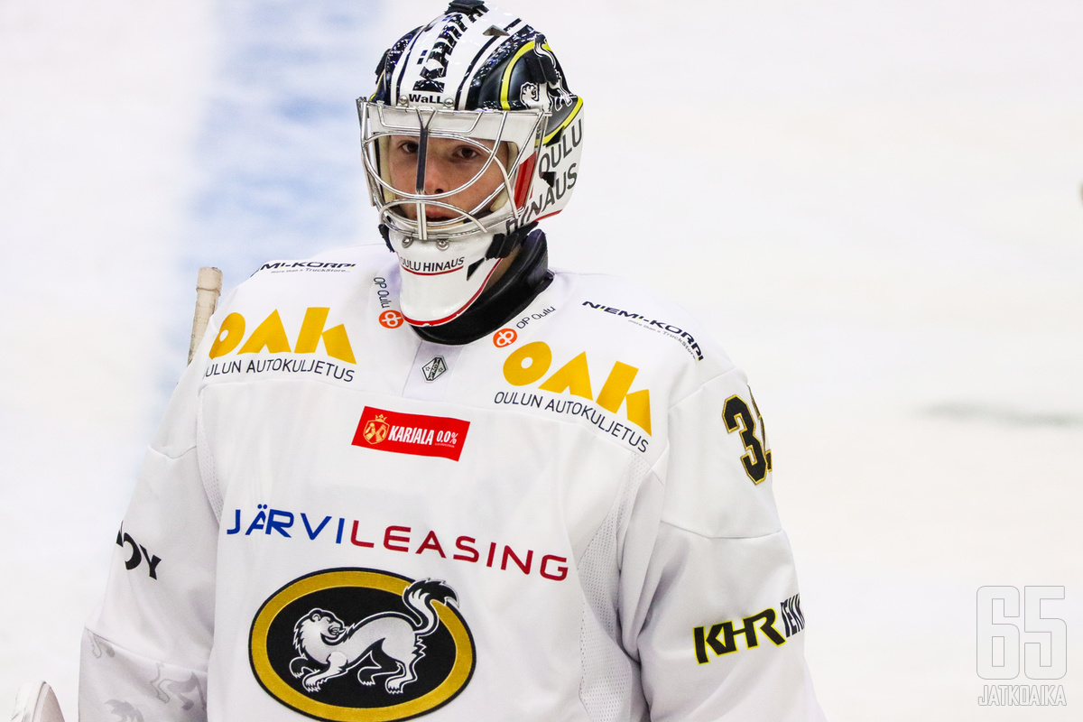 Joel Blomqvist kamppailee ykköstorjujan paikasta MM-kisoissa yhdessä Leevi Meriläisen kanssa.