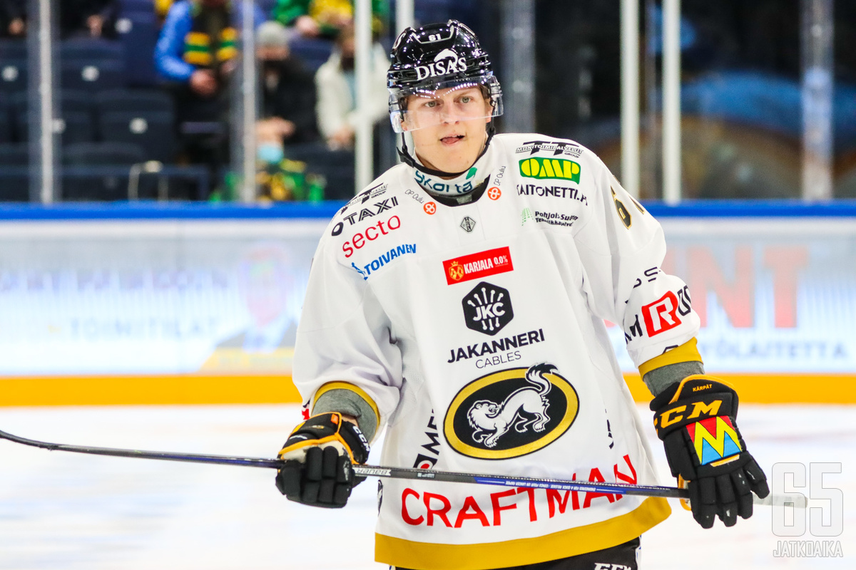 Axel Rindell pelasi viime kauden lopun Kärpissä.
