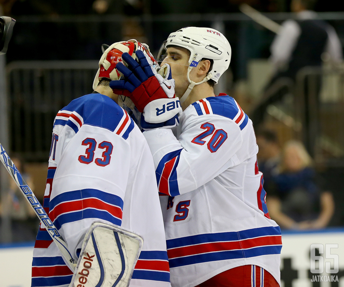 Rangersin Cam Talbot pelasi nollapelin Flyersia vastaan tehden 31 torjuntaa.