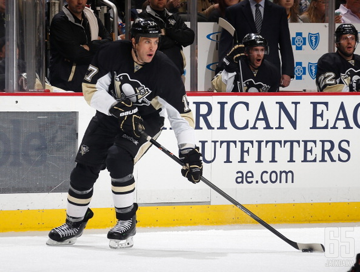 Pyatt pelasi Pittsburgh Penguinsissa 34 ottelua kaudella 2013-2014.