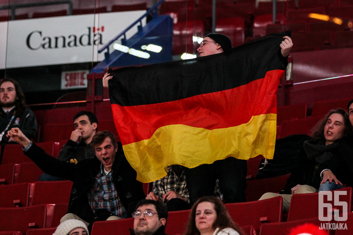 Saksan MM-turnaus jatkuu aikaisin tiistaiaamuna. 