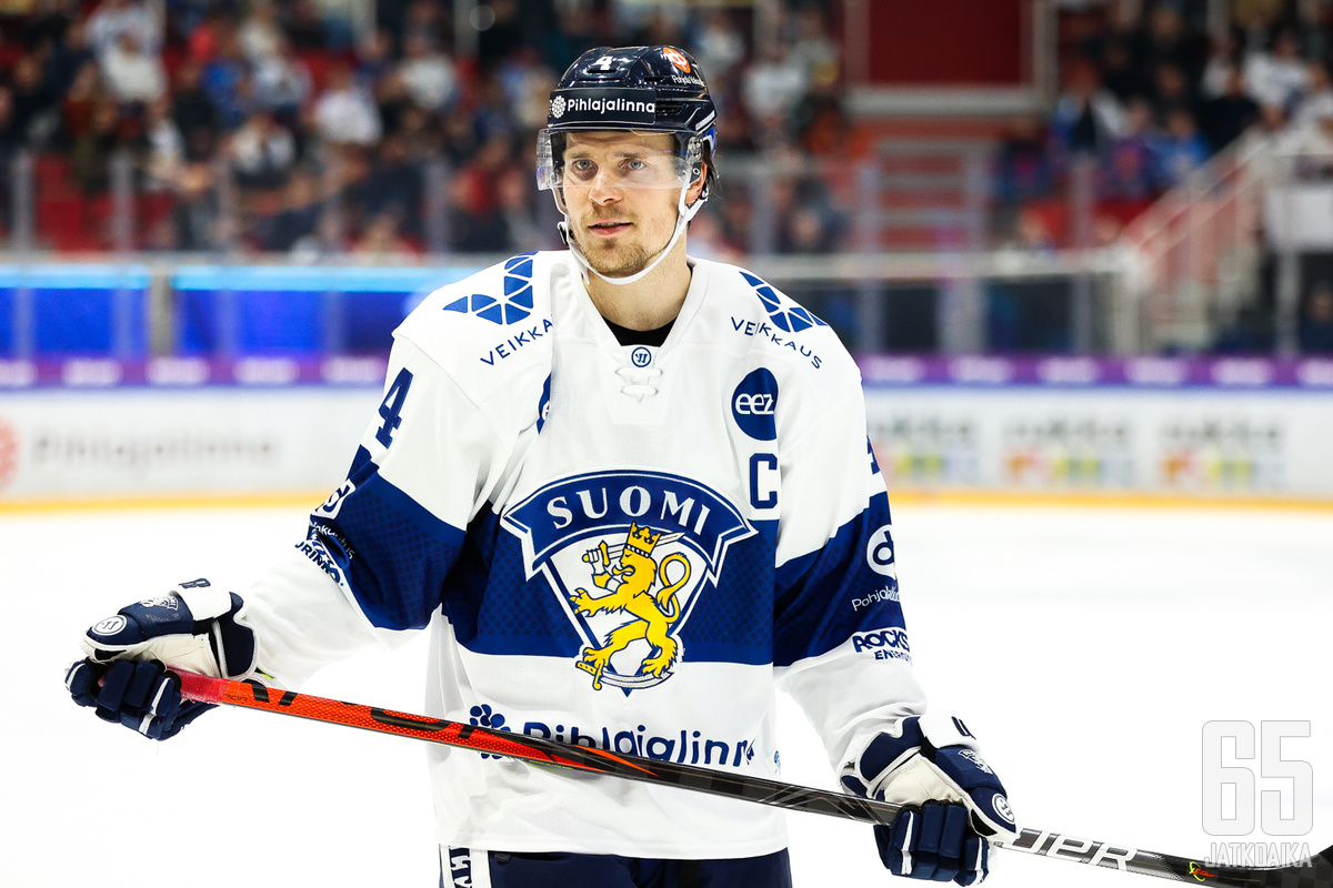 Mikko Lehtonen toimi Leijonien kapteenina ottelussa Tšekkiä vastaan viime marraskuussa Turussa pelatussa Karjala-turnauksessa.