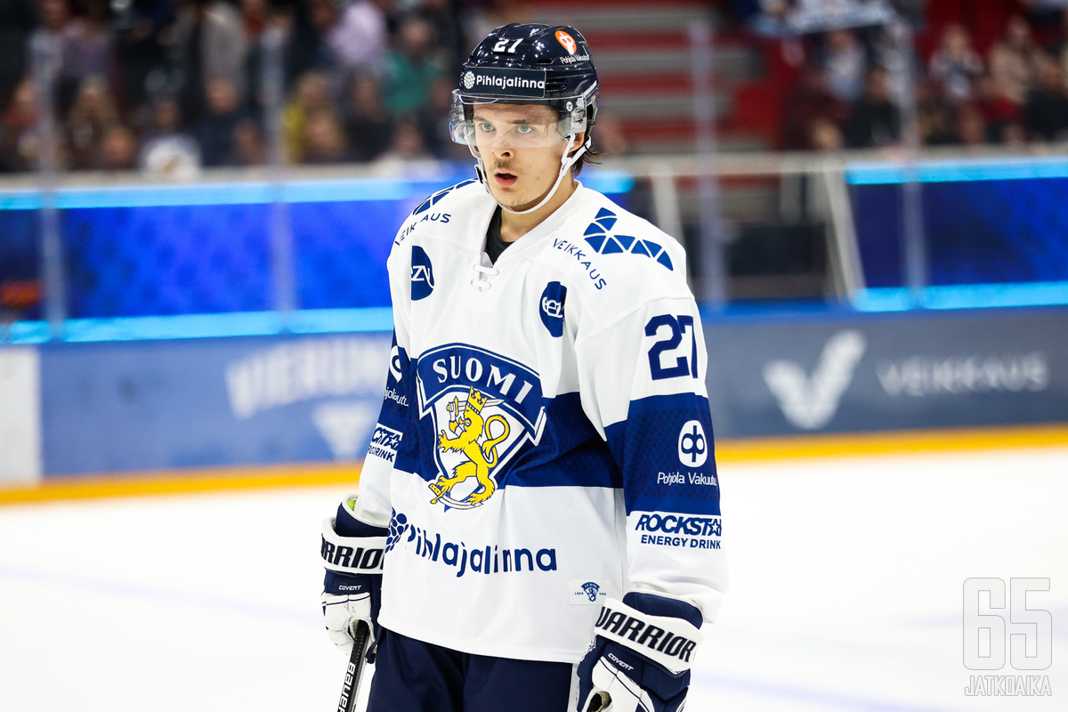 Mikael Pyyhtiä pelasi ensimmäisen A-maajoukkuepelinsä kotihallissaan.