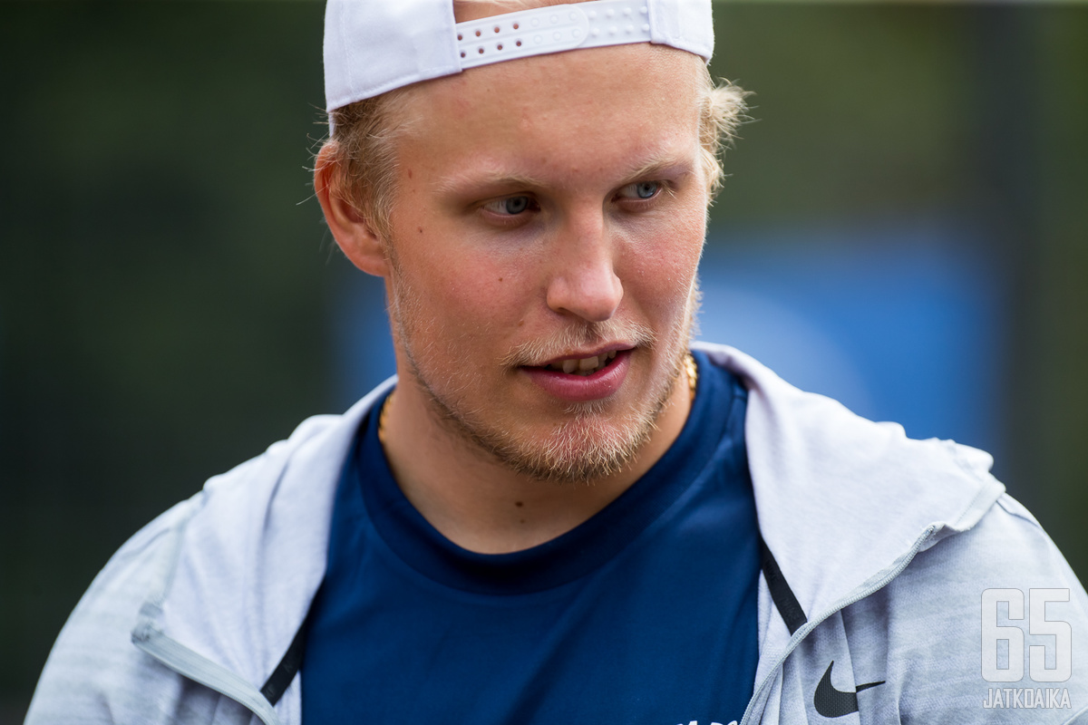 Patrik Laine siirtyy harjoittelemaan Kari Jalosen alaisuuteen.