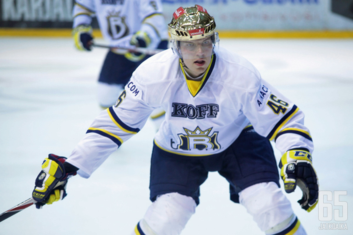 Teemu Ramstedt johtaa liigan pistepörssiä.