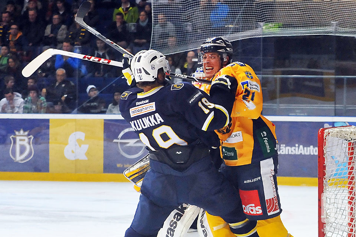 Sarjan toinen kohtaaminen tarjosi hyvää playoff-vääntöä.