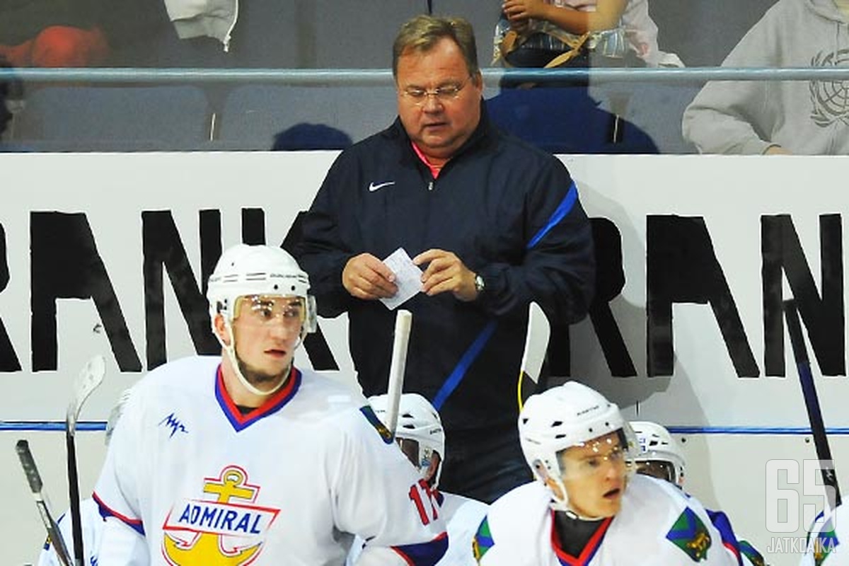 Hannu Jortikka luotsaa KHL:n tulokasseuraa.
