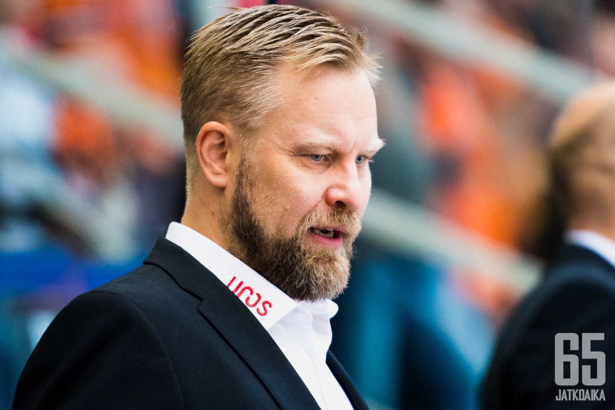 Mallia Kärppien pelitapaan Mikko Manner on hakenut Ruotsista ja Pohjois-Amerikasta.