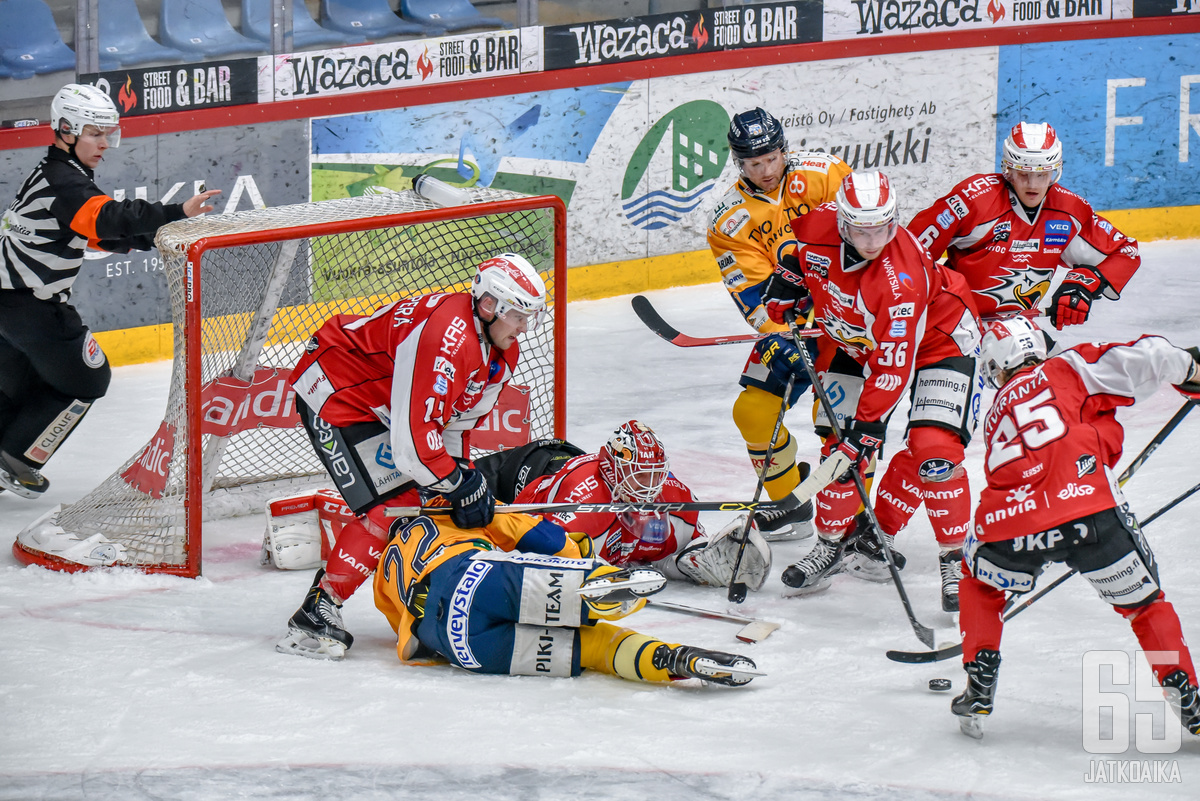 Mika Järvinen sai kiitettävästi apua joukkuetovereiltaan.