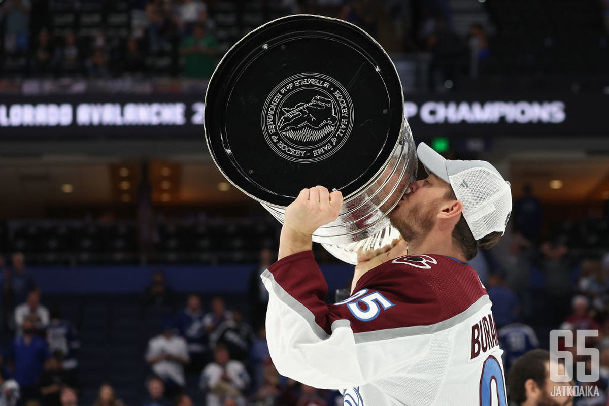 Andre Burakovsky juhli kauden päätteeksi uransa toista Stanley Cup -voittoa.