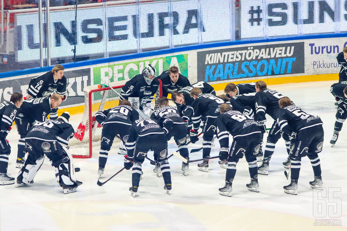 TPS paikkaa ohueksi käyvää materiaaliaan lainapelaajalla.