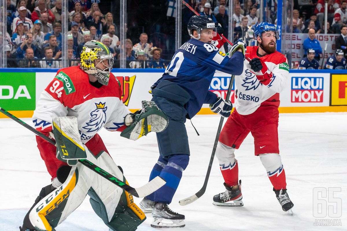 Leijonat joutuu tiukkaan testiin heti kisojen avauspäivänä.