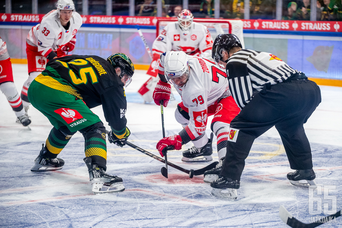 Pardubice kävi voittamassa ensimmäisen ottelun Tampereella.