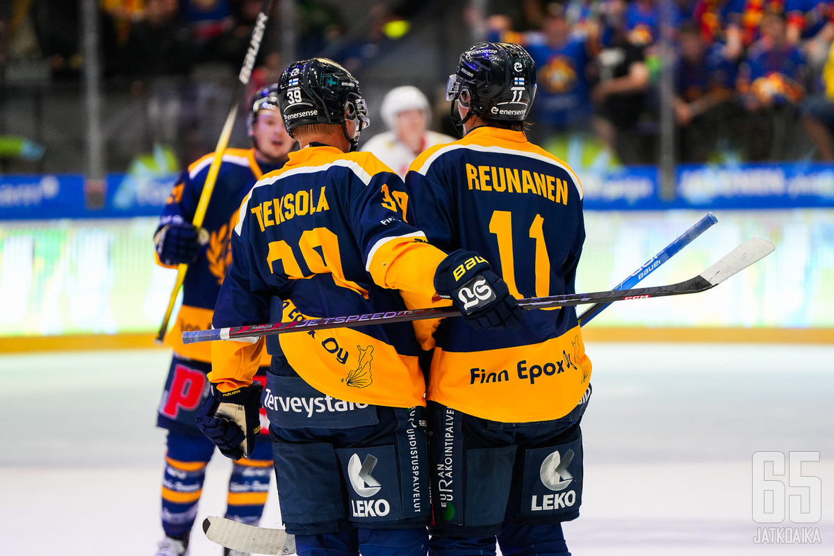 Lukko voitti kauden avausturnauksen eli Pitsiturnauksen kotikentällään elokuussa. 