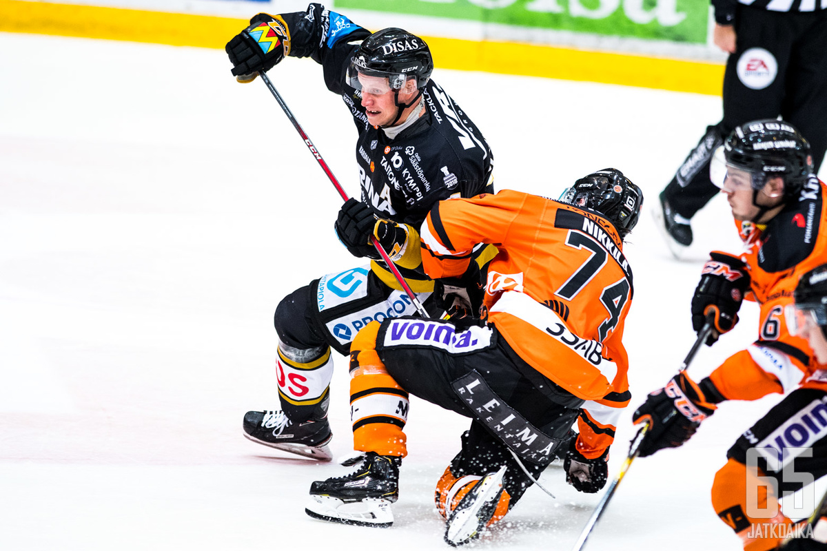 Kärpät on ollut myös HPK:n niskan päällä kauden aiemmissa kohtaamisissa.