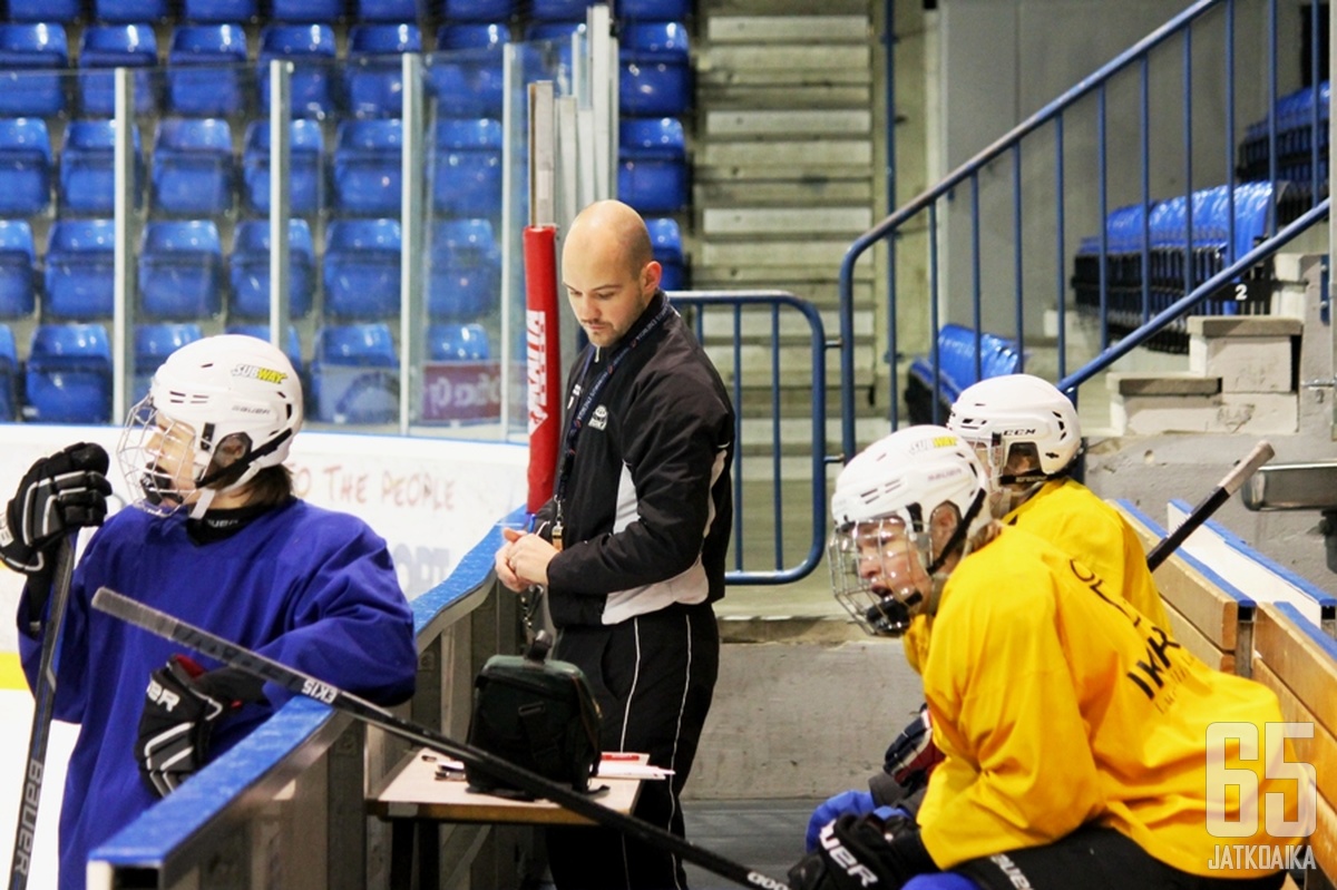 Eero Vierola toimii Lapin urheiluakatemiassa jääkiekon lajivastaavana.