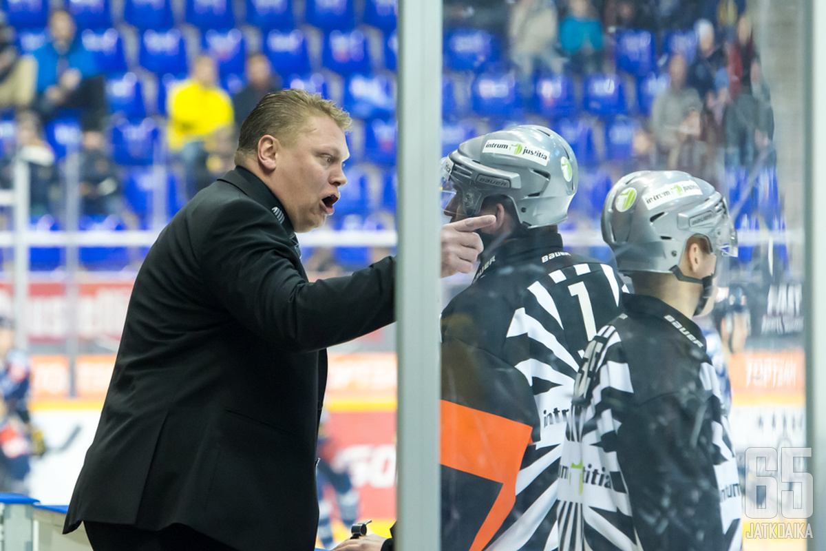 Pekka Virta eli vahvasti ottelussa mukana.