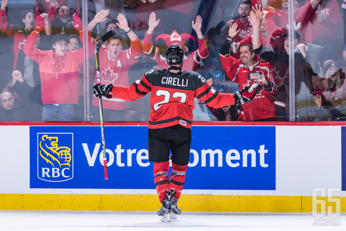 Cirelli huudatti kanadalaiskannattajia jo ensimmäisessä erässä.