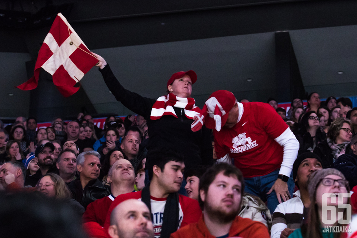 Tanskan ja Sveitsin fanit kehuivat nuorten MM-kisoja erinomaiseksi tapahtumaksi.